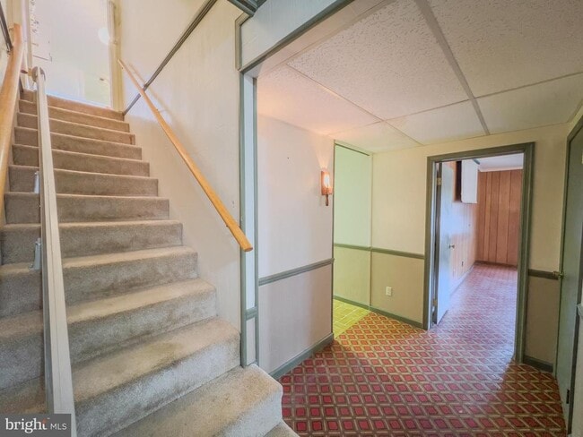 Building Photo - 194 Red Hill Rd