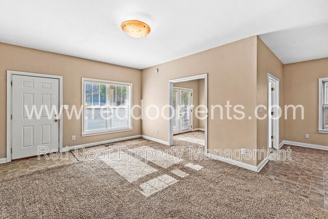 Building Photo - 714 N Tremont St