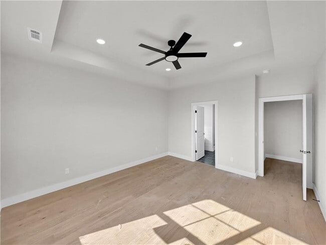 Building Photo - 4843 Farmhouse St