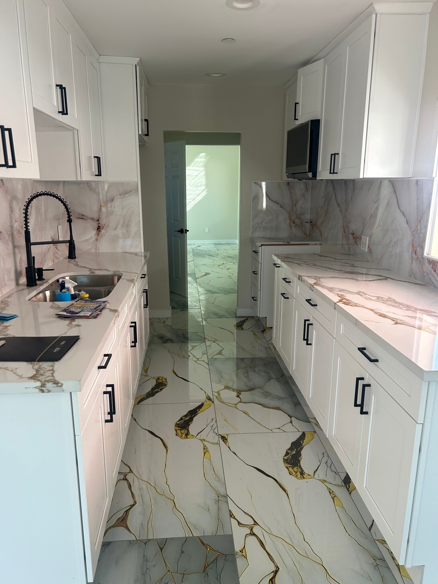 Building Photo - 6537 Valjean Ave