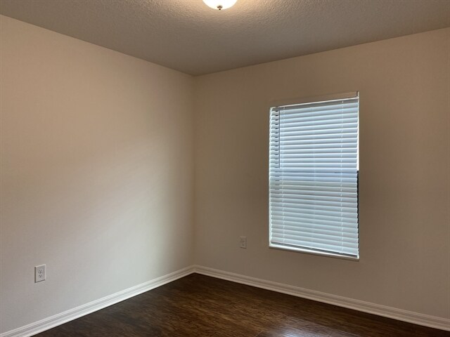 Building Photo - 1116 Brenton Leaf Dr