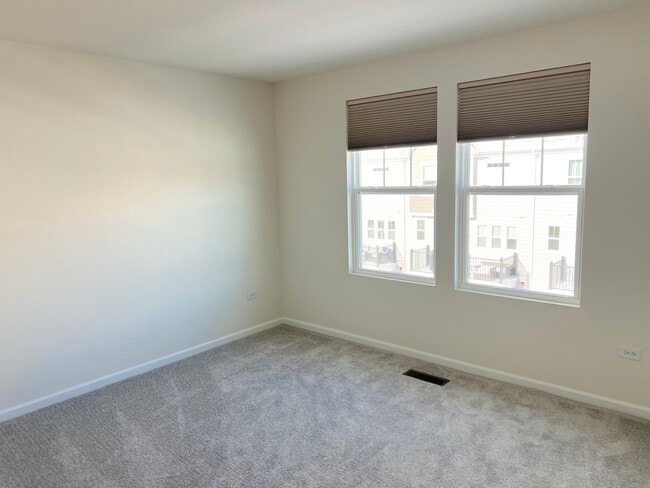 Building Photo - 6257 Sandbelt Dr