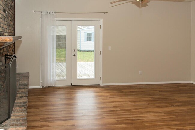 Building Photo - 1116 Greentree Ct