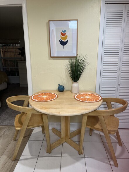 Dining Area - 233 Emory Pl