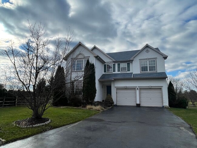 Building Photo - 4 Aster Ct