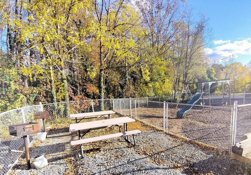 Building Photo - 16 Duiguid Dr
