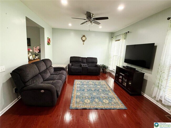 Building Photo - 8668 Mayfair Ct