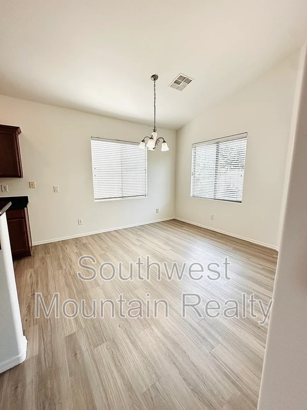 Building Photo - 2070 E Indigo Dr