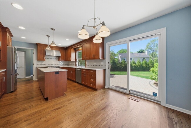 Building Photo - Spacious 4-Bedroom Home with Finished Basement and Modern Upgrades in Grayslake