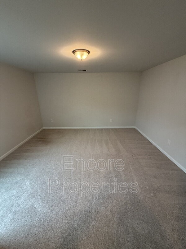 Building Photo - 208 Abercorn Way