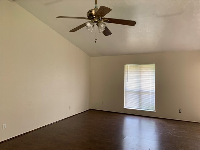 Building Photo - 6823 Blue Ridge Dr