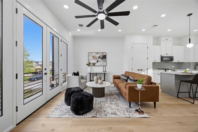 Building Photo - 2010 Yates St