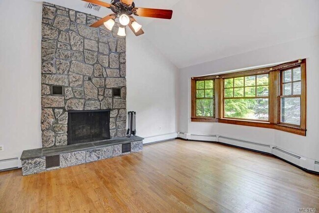 Building Photo - 3600 Pequash Ave