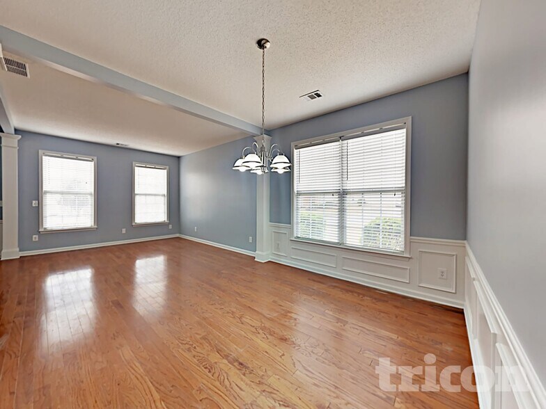 Building Photo - 4242 Clearvista Ln NW