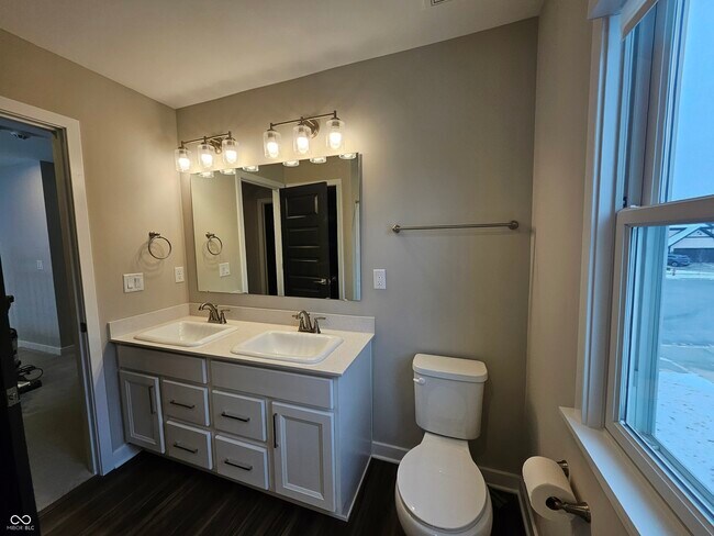 Building Photo - 228 Oakhurst Wy