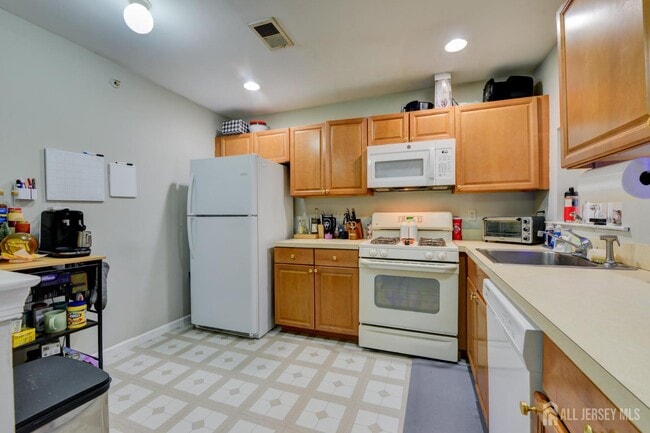 Building Photo - 38 Lackland Ave