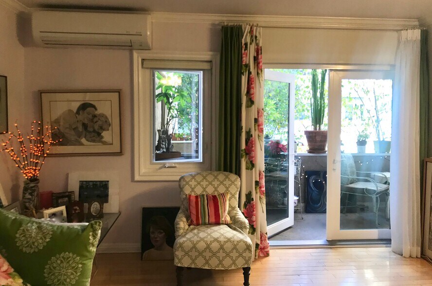 Building Photo - 1345 N Fuller Ave