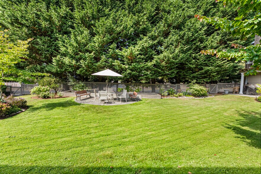 Shared back courtyard - 1220 Weaver Rd NW