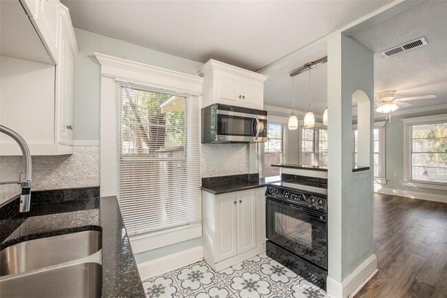 Building Photo - 4211 N 14th St