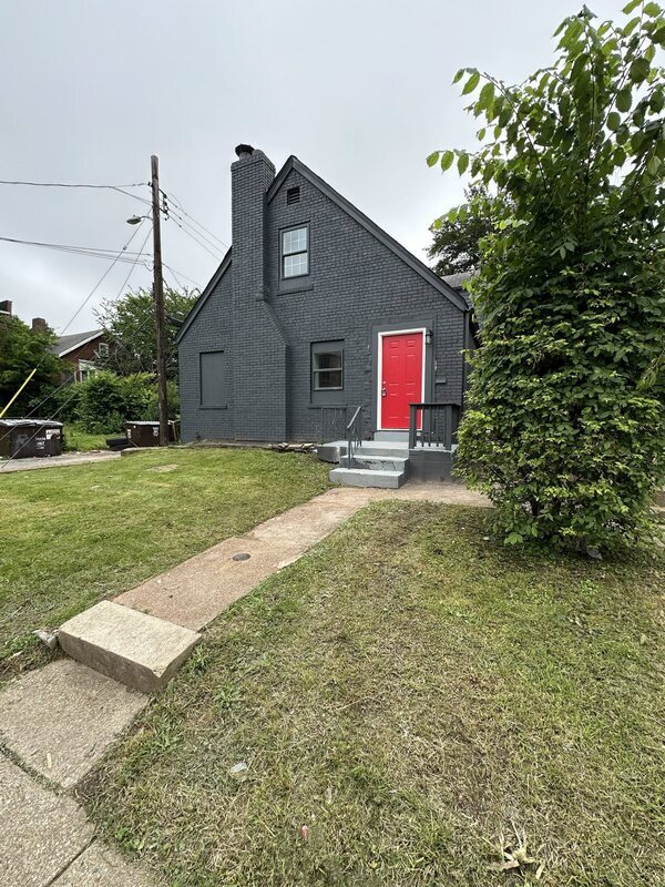Primary Photo - 5088 Queens Ave