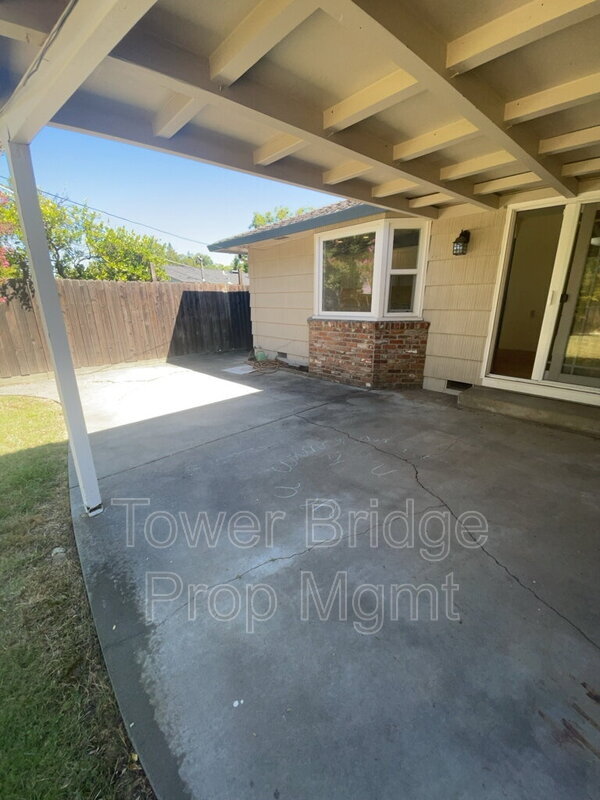Building Photo - 3751 El Ricon Way