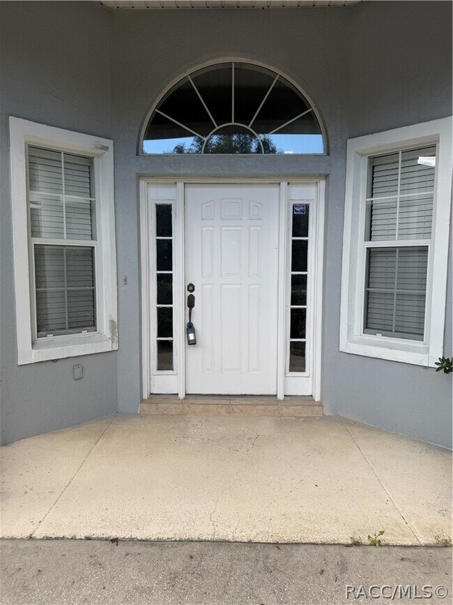 Building Photo - 8013 SW 134 Loop