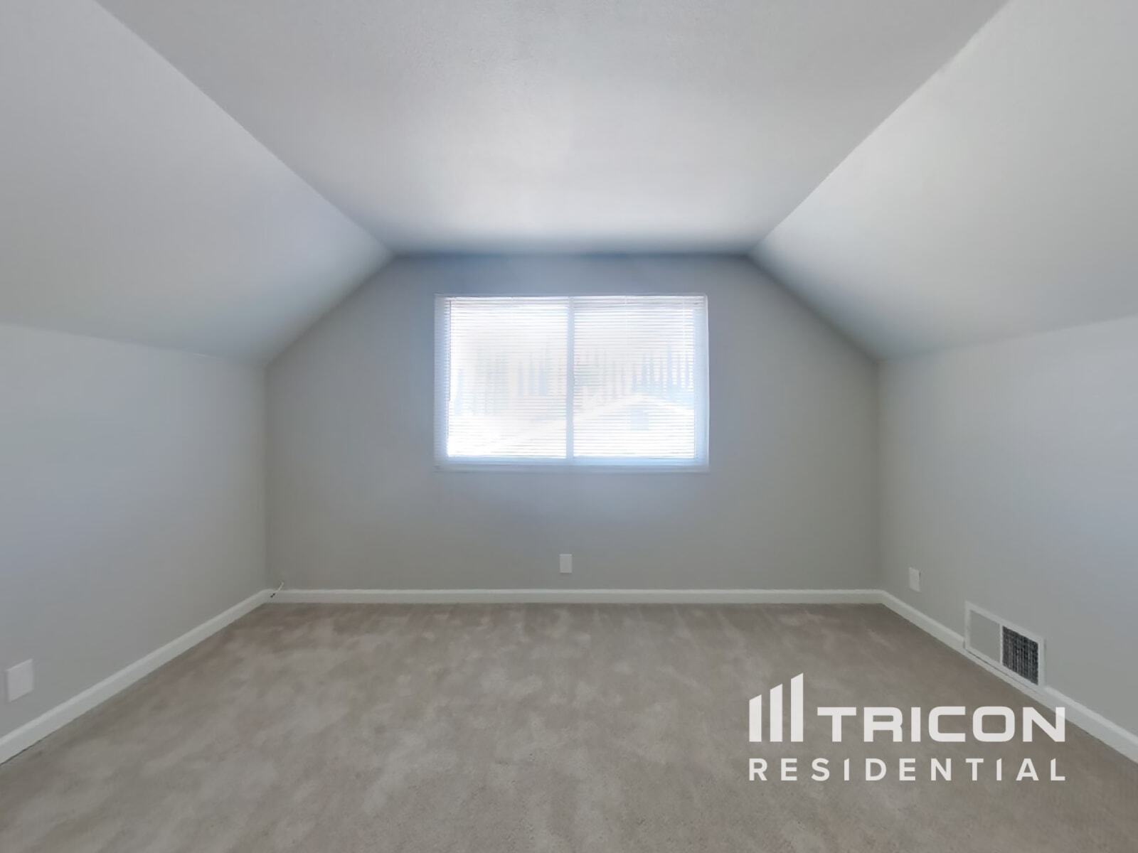 Building Photo - 344 Gardenia Cir