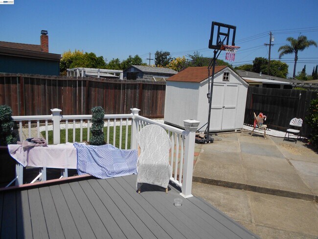 Building Photo - 1257 Henderson Ln