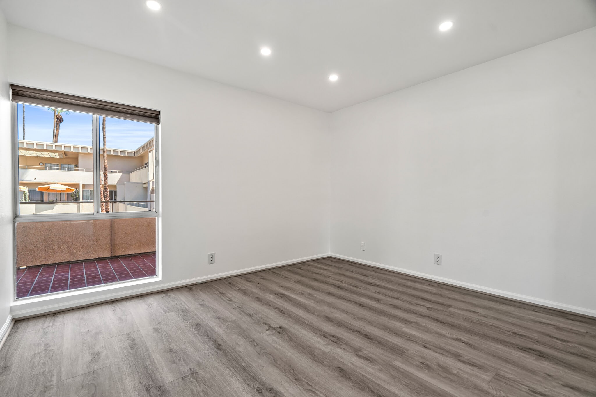 Building Photo - 277 E Alejo Rd
