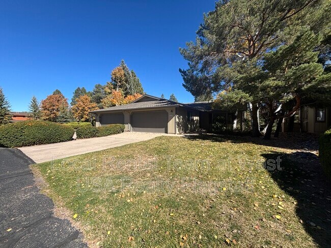 Building Photo - 2340 N Plateau Dr