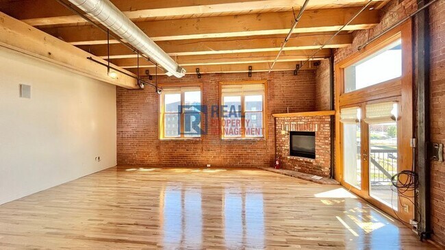 Building Photo - 1127 Auraria Pkwy