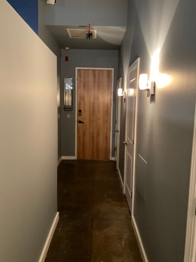 Building Photo - 701 Lamont St NW