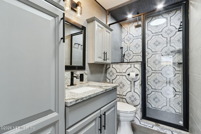 Building Photo - 836 Lynton St