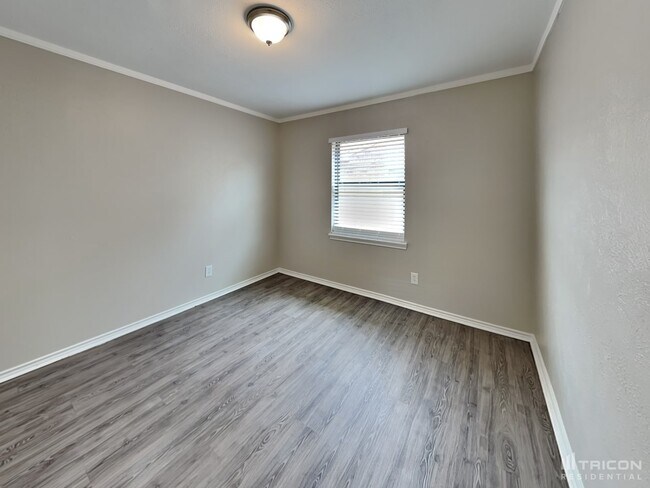 Building Photo - 7940 Bermejo Rd