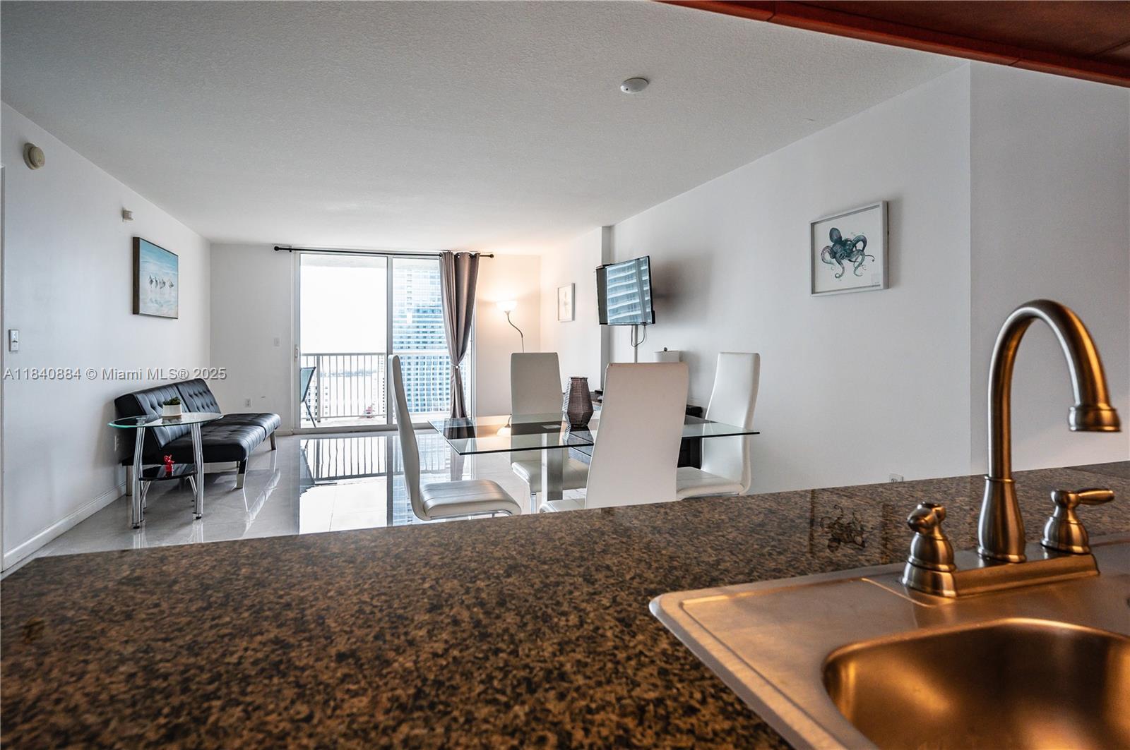 Building Photo - 1200 Brickell Bay Dr