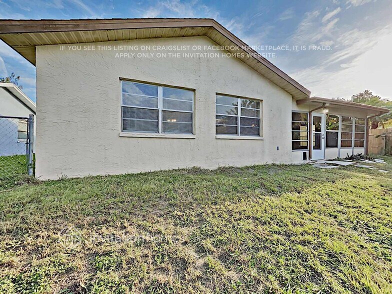 Building Photo - 1730 Sutton Pl