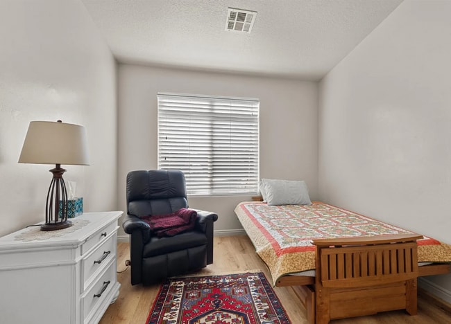 Building Photo - Your Perfect Hurricane Getaway Awaits!