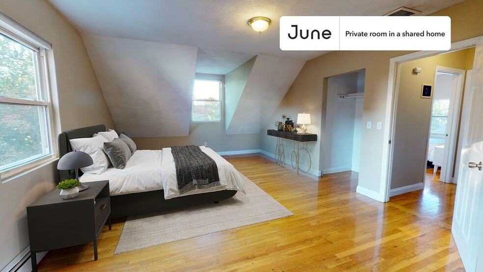 Primary Photo - Private bedroom in 4 bed/1.5 bath Home