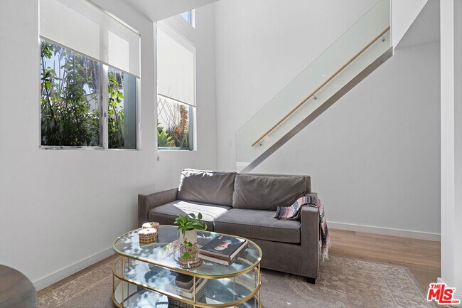 Building Photo - 507 Orlando Ave