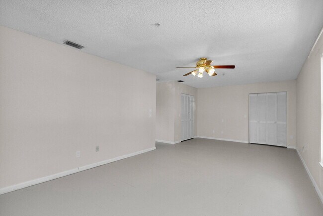 Building Photo - 8888 SE Colony St