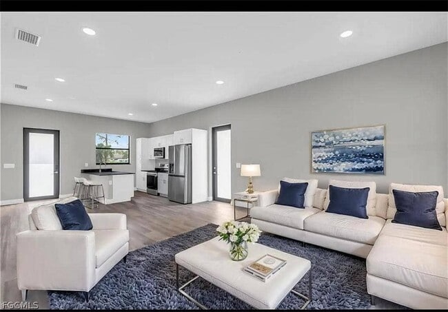 Building Photo - 6018 S Moss Cir