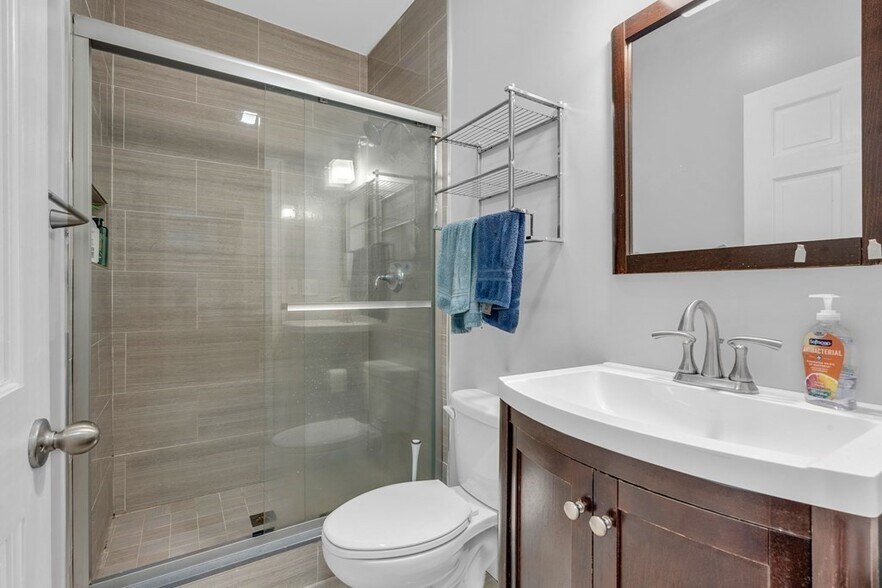 Building Photo - 160 Saint Alphonsus St