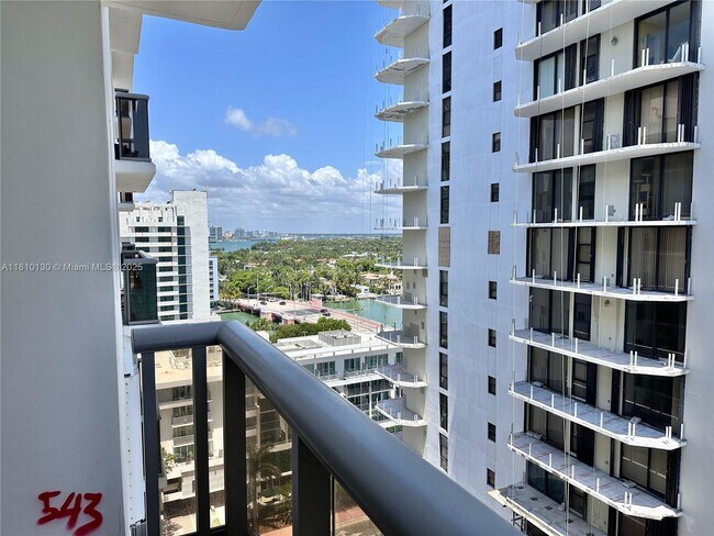 Building Photo - 6039 Collins Ave