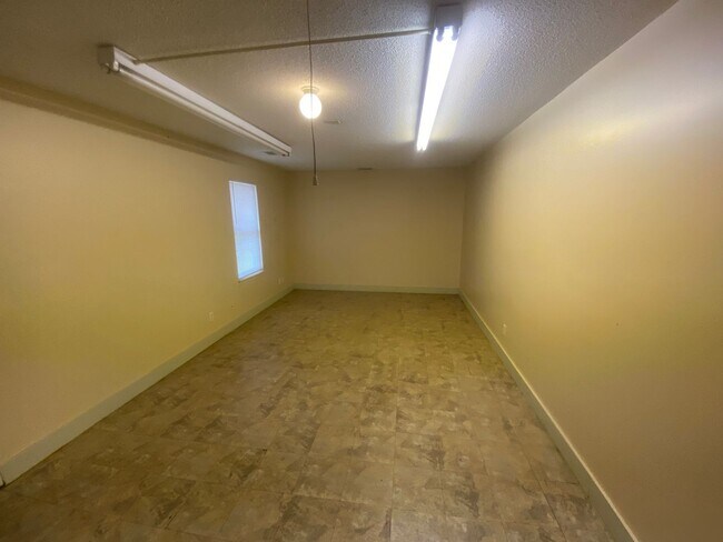 Building Photo - Rental In Rincon - Traditional Ranch