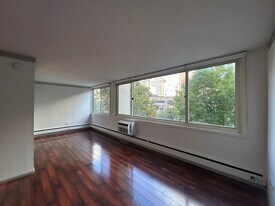 Building Photo - 1350 N Dearborn St