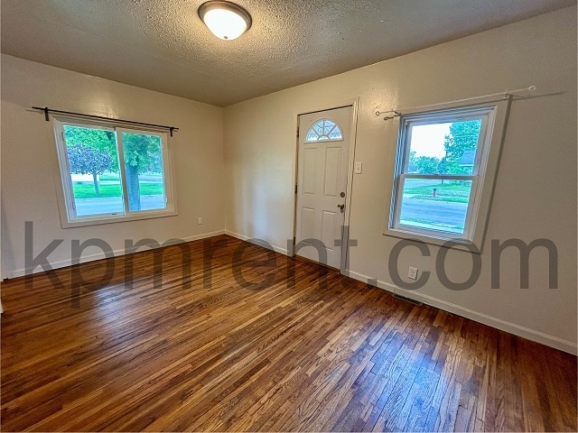 Building Photo - 1017 11th Ave SW