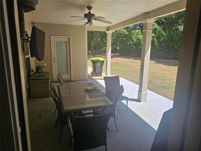Primary Photo - 124 Archstone Square