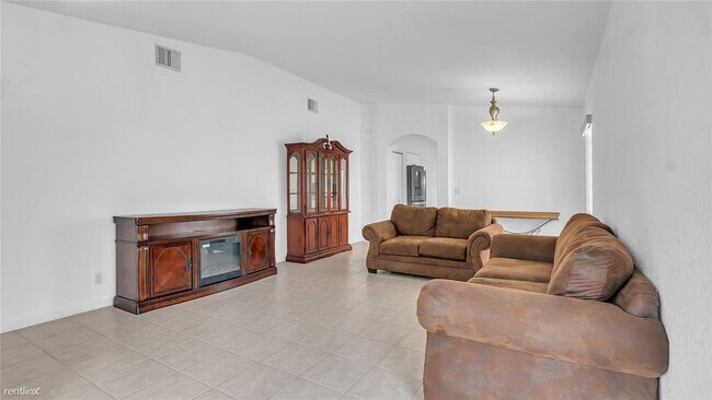 Building Photo - 3 br, 2 bath House - 5048 NW 122nd Ave