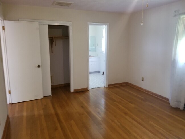 Building Photo - 2538 College Blvd