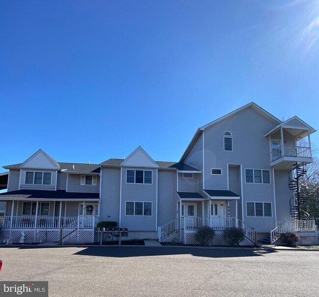 Building Photo - 478 E Main St